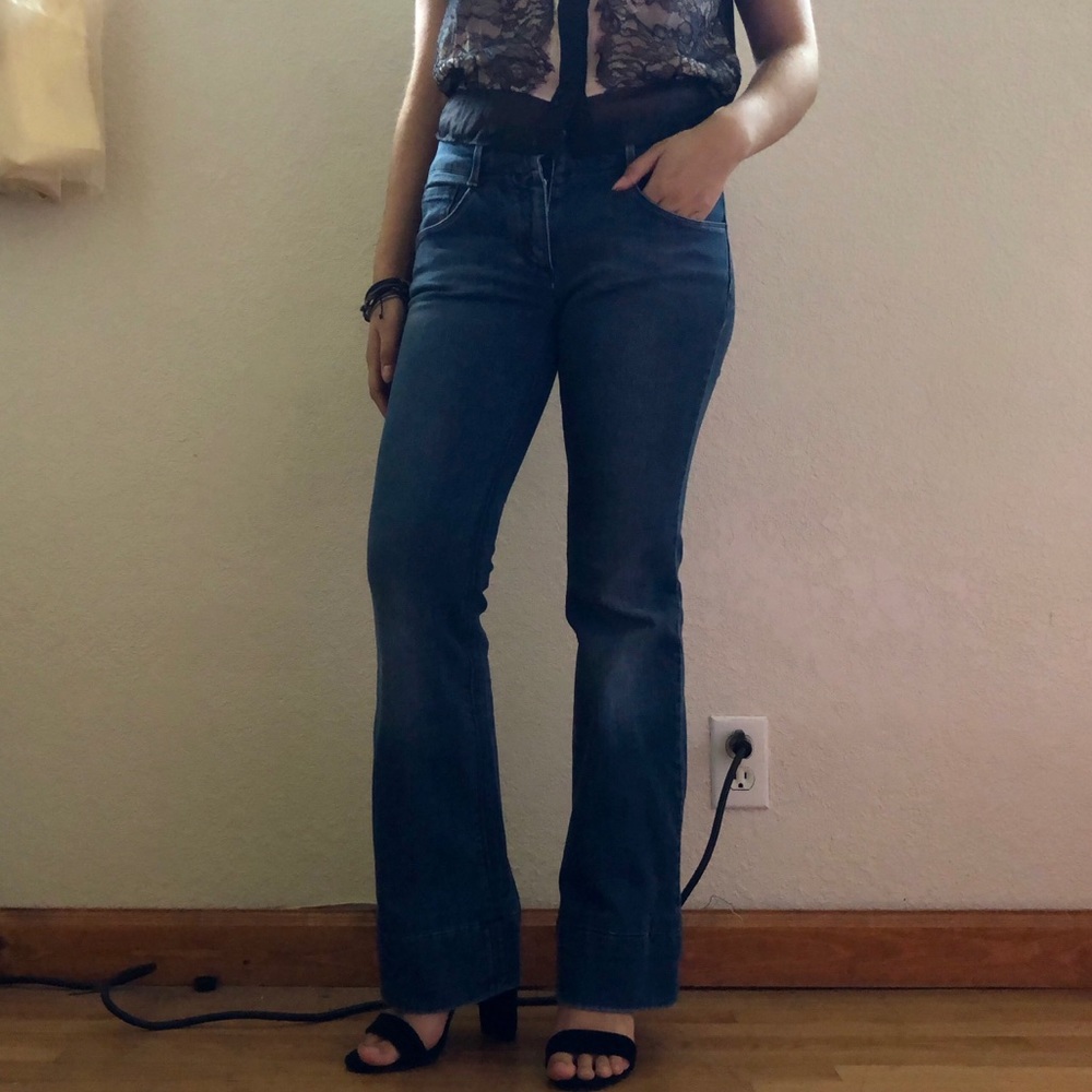 (trying to get rid of MAKE OFFER!)D&G flare jeans